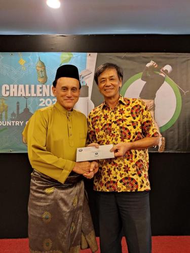 Aidil-Fitri-Golf-Challenge-Overall-Gross-Runner-up-Idris-Ngah-hcp-3-Score-77