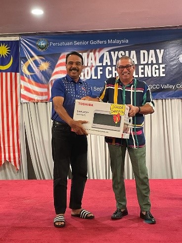 OVERALL WINNER - CATEGORY SENIOR (AGE 55 TO 69) AZMAN WAHID